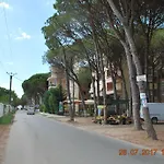 Arbi's Pool View Golem (Tirana)