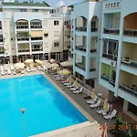 Arbi's Pool View Apartment *