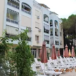 Arbi's Pool View Apartment Golem (Tirana)
