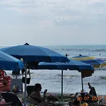 Arbi's Pool View Apartment *