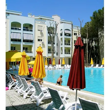 Arbi's Pool View * גולם