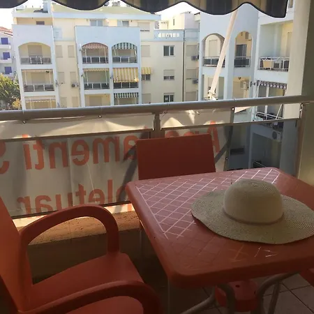 Arbi's Pool View גולם