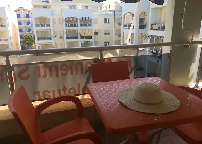 Arbi's Pool View גולם