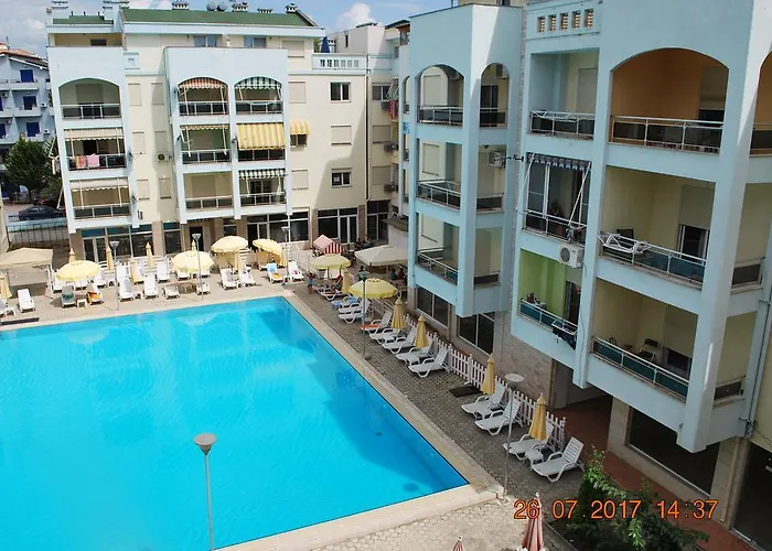 Arbi's Pool View דירה *