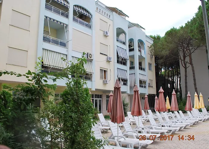 Arbi's Pool View Daire Golem (Tirana)